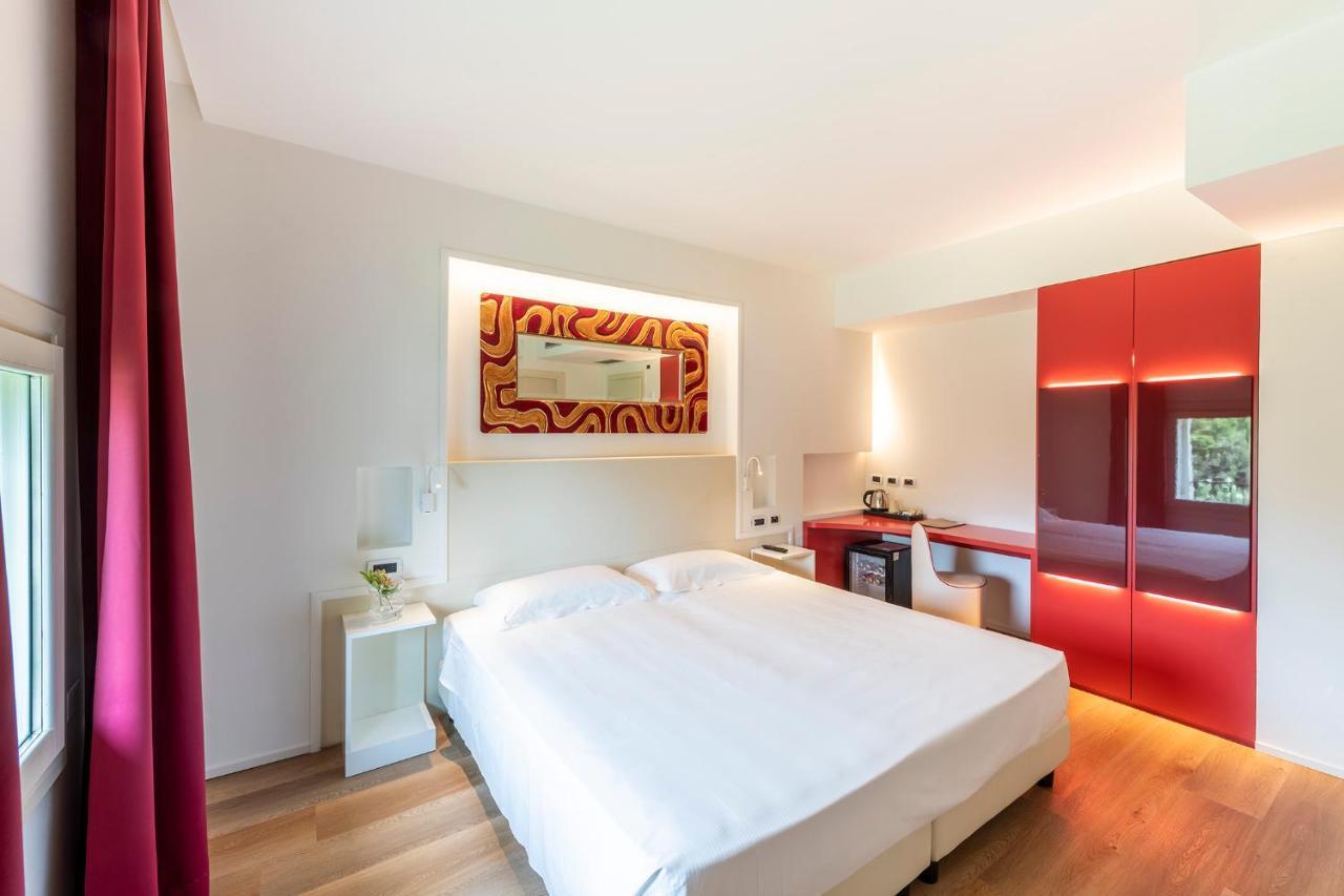 Hotel Villa I Pini Malo  Eksteriør bilde