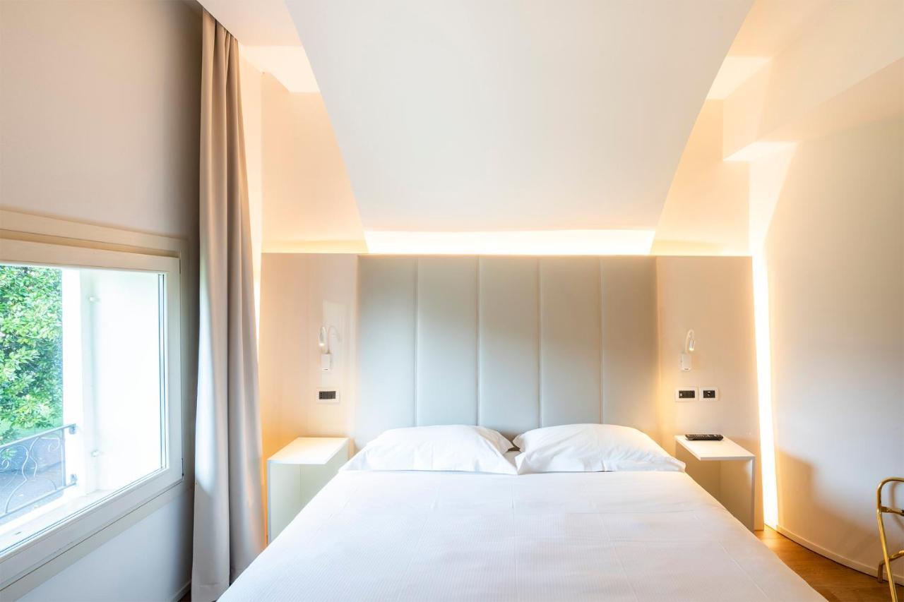 Hotel Villa I Pini Malo  Eksteriør bilde