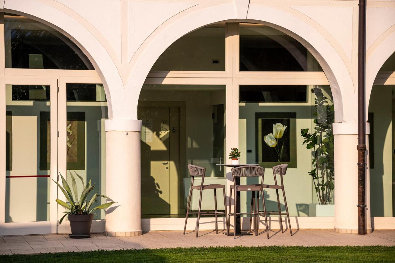 Hotel Villa I Pini Malo  Eksteriør bilde