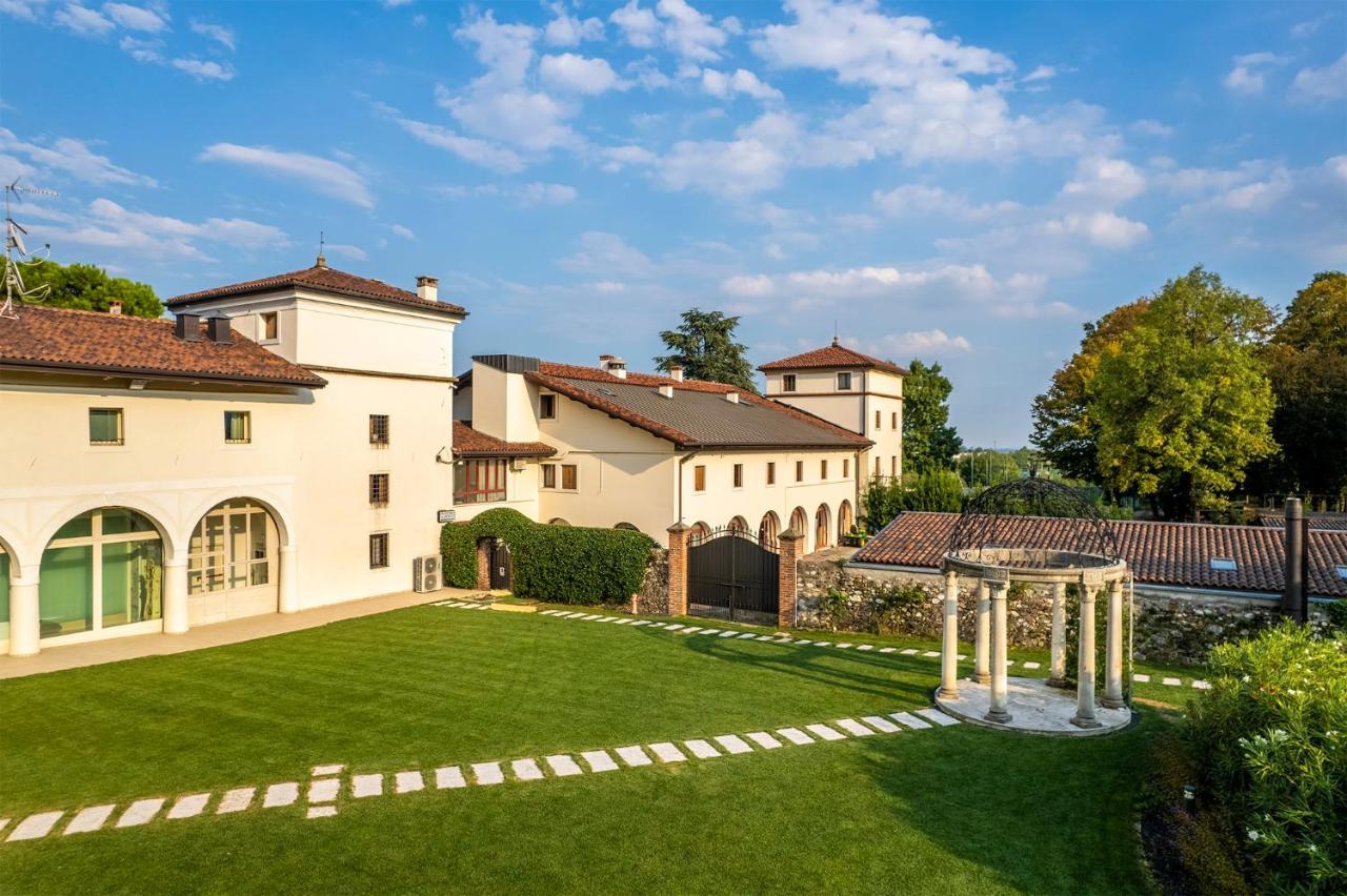 Hotel Villa I Pini Malo  Eksteriør bilde