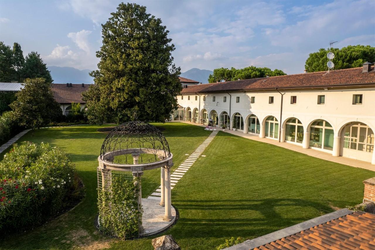 Hotel Villa I Pini Malo  Eksteriør bilde