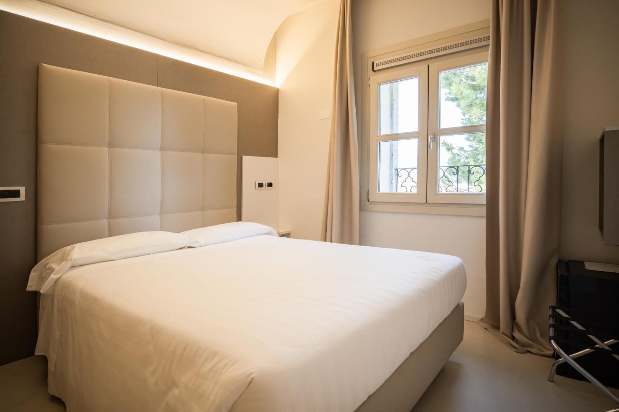 Hotel Villa I Pini Malo  Eksteriør bilde