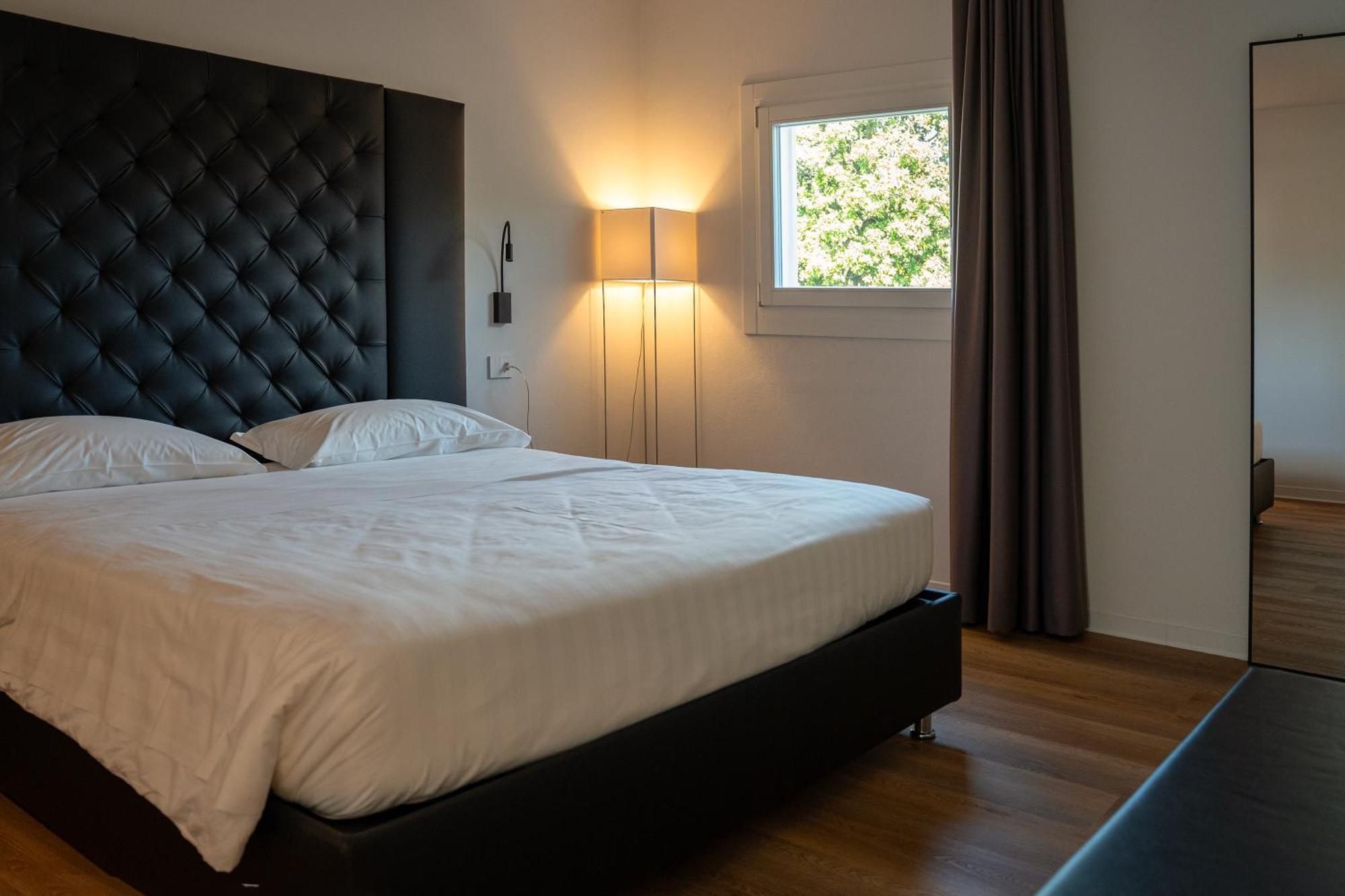 Hotel Villa I Pini Malo  Eksteriør bilde